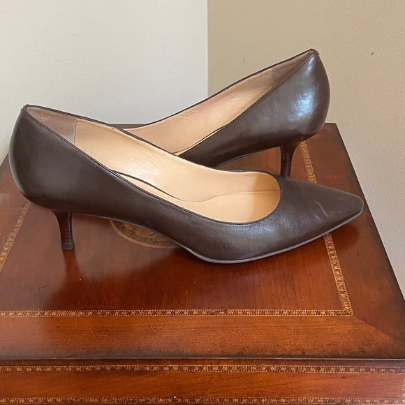 Cole Haan Brown Leather Pump w/Kitten Heel - Picture 1 of 16